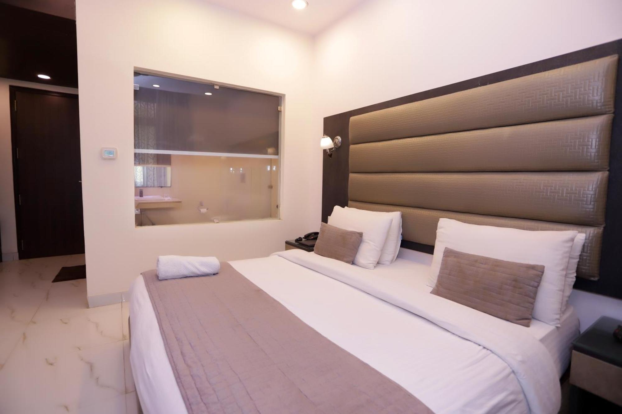 Hotel Pk Residency Noida Eksteriør bilde