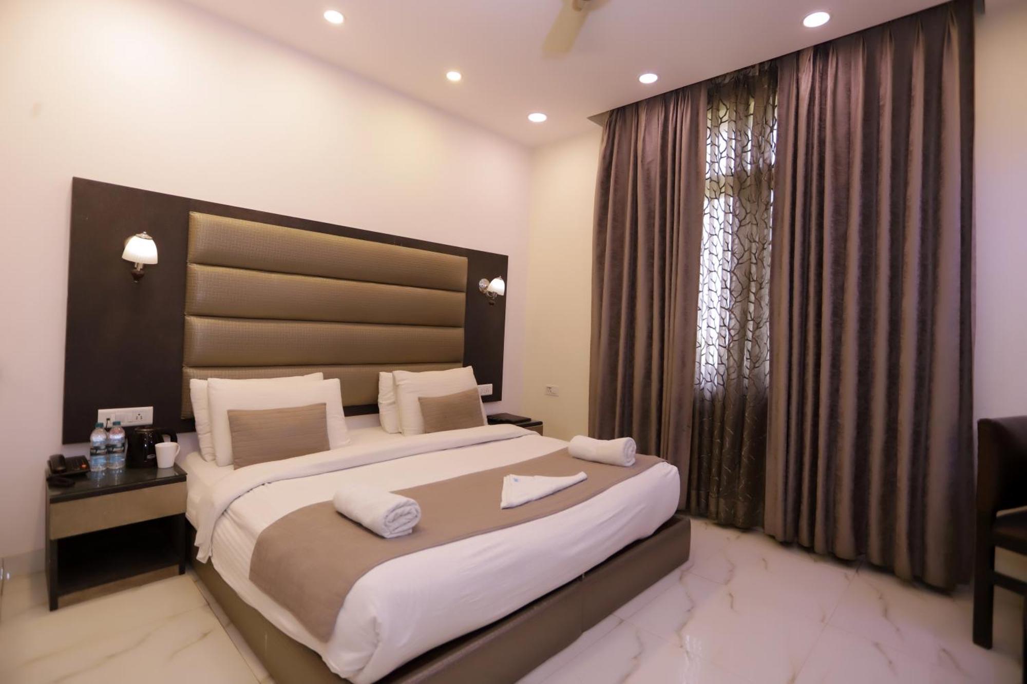 Hotel Pk Residency Noida Eksteriør bilde