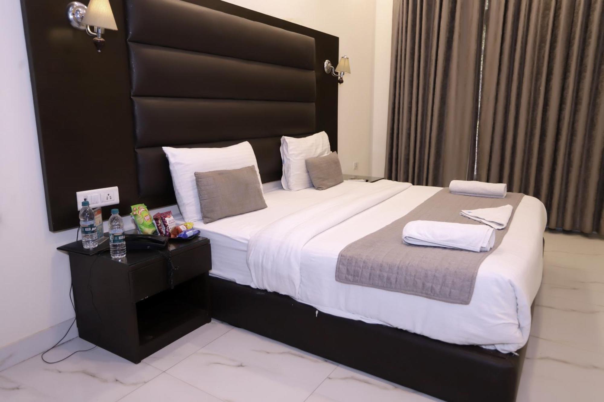 Hotel Pk Residency Noida Eksteriør bilde