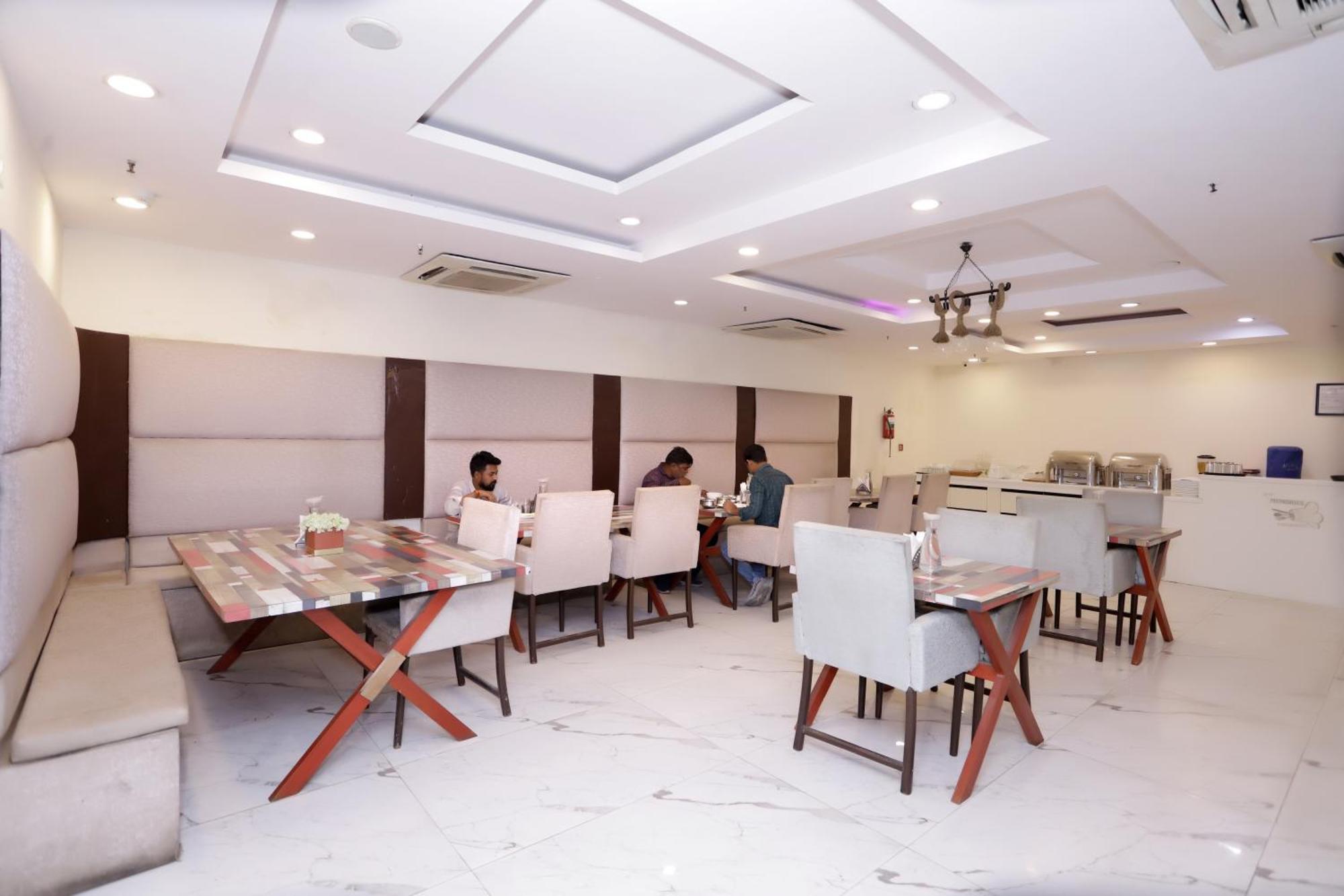 Hotel Pk Residency Noida Eksteriør bilde