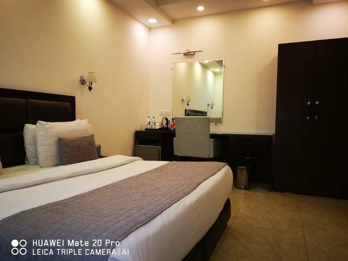 Hotel Pk Residency Noida Eksteriør bilde